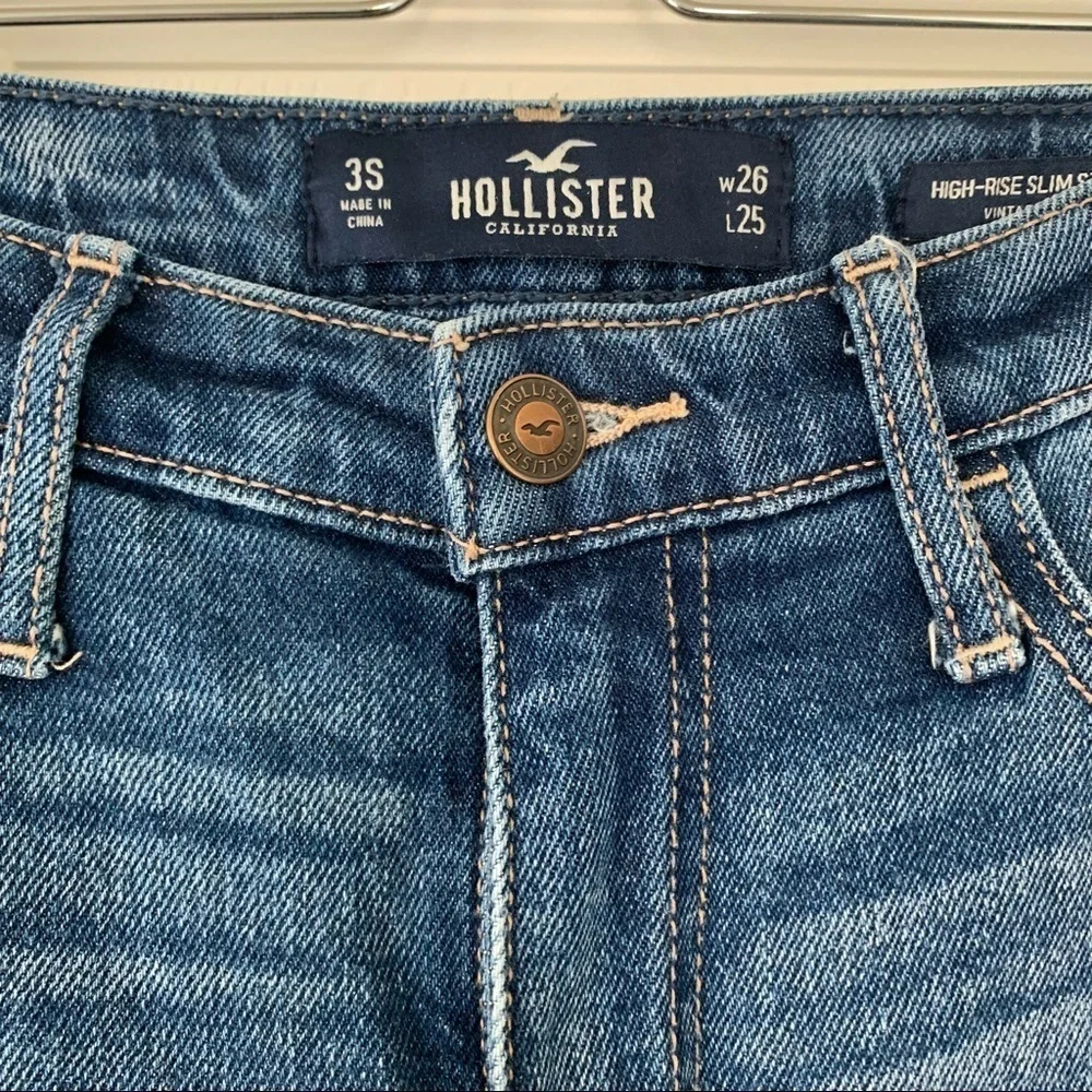 Hollister Distressed Cropped Jeans Size 3 Short